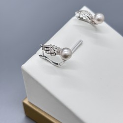 18K白金Akoya珍珠鑽石天使之翼耳環