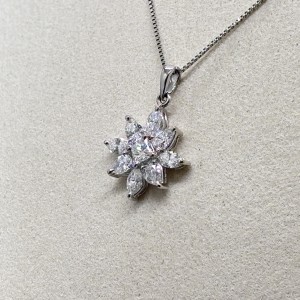 18K白金公主方拼馬眼鑽石吊咀