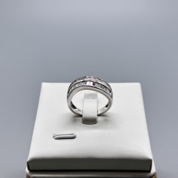 18K金梯方鑽石戒指