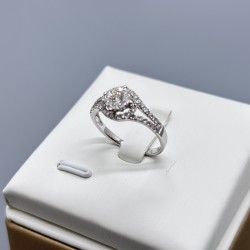 18K白金鑽石花型戒指 (Y型臂)