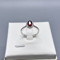 18K白金紅寶石鑽石圍鑲戒指
